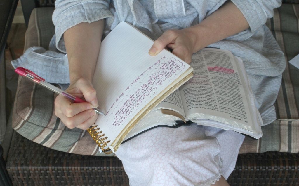 A lady in Bible study